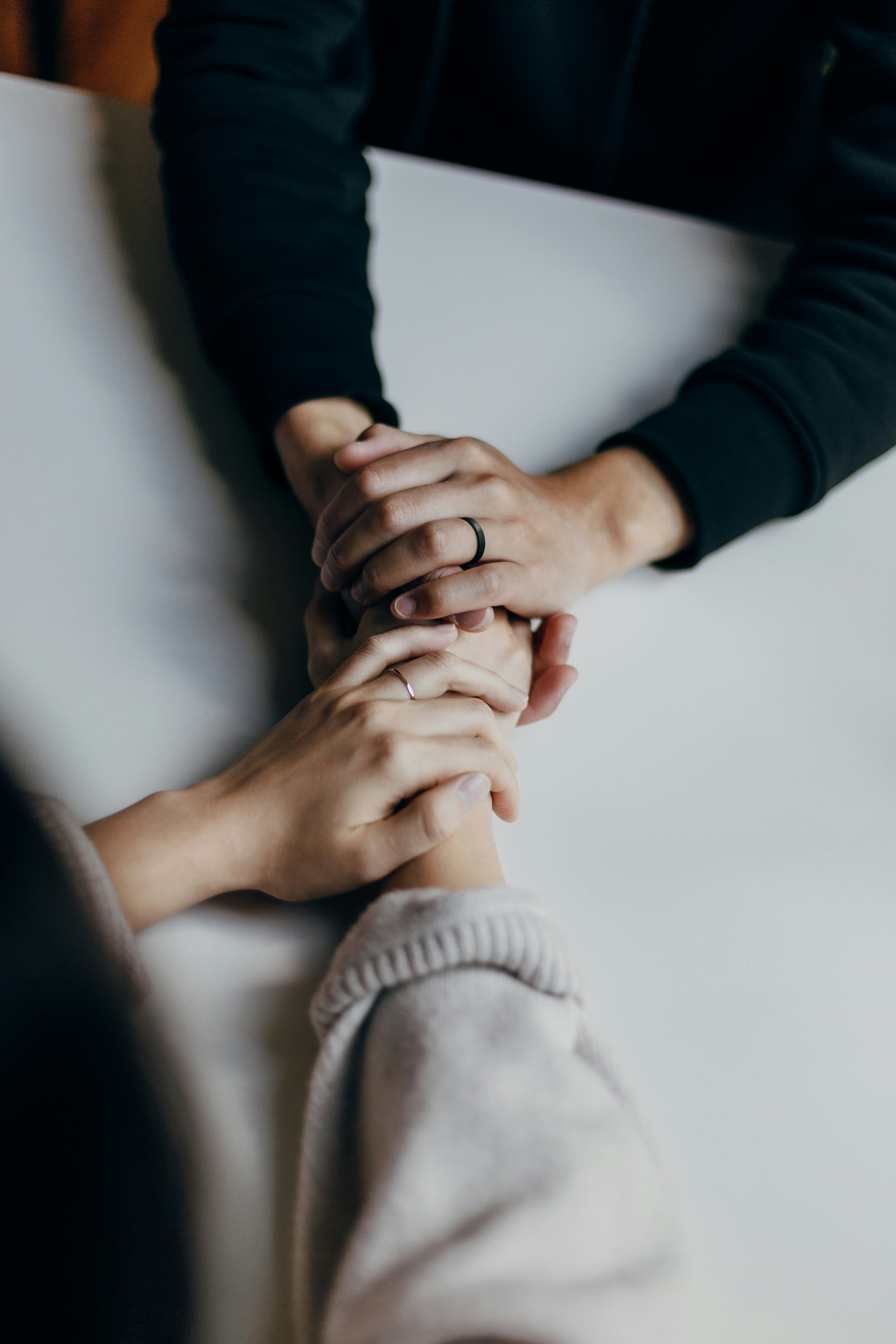 Supportive community hand